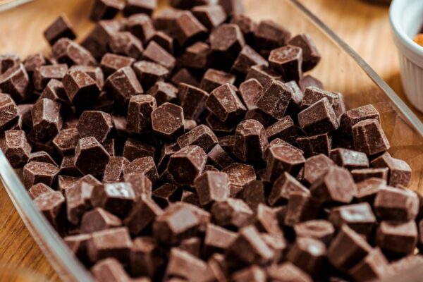 Cubetti di cioccolato fondenti